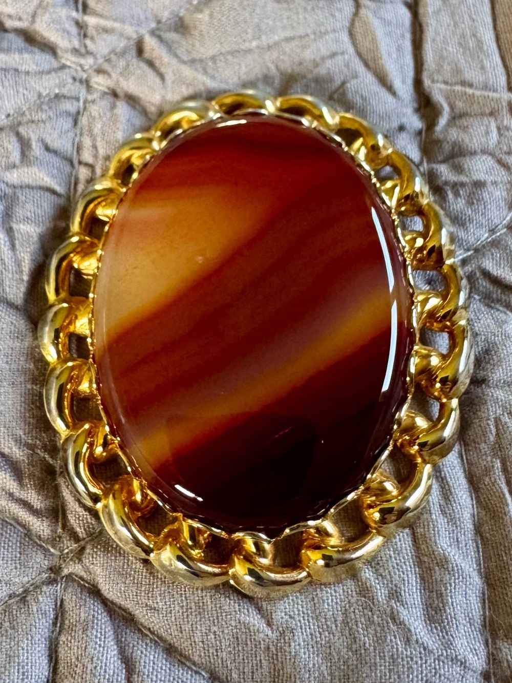 Vintage Banded Agate Cabochon Gold Tone Chain Frame Slide Pendant Brooch Pin